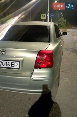 Седан Toyota Avensis 2004 в Тернополі