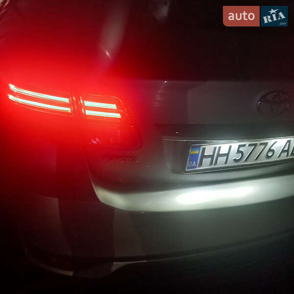 Седан Toyota Avensis 2012 в Одесі