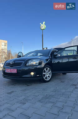 Універсал Toyota Avensis 2008 в Луцьку