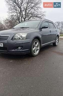 Универсал Toyota Avensis 2006 в Краснограде
