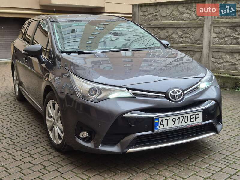 Универсал Toyota Avensis 2016 в Ивано-Франковске