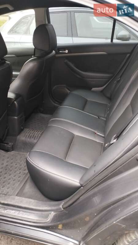 Седан Toyota Avensis 2007 в Львове