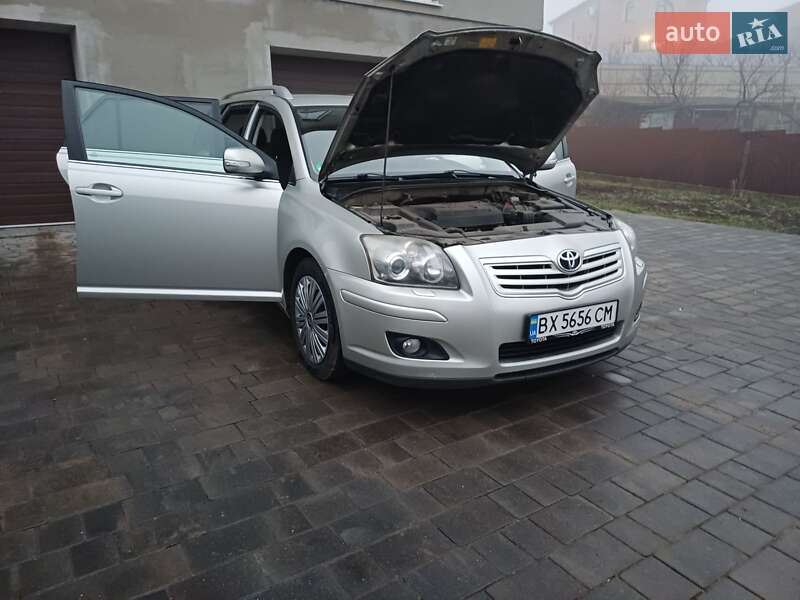 Універсал Toyota Avensis 2007 в Хмельницькому