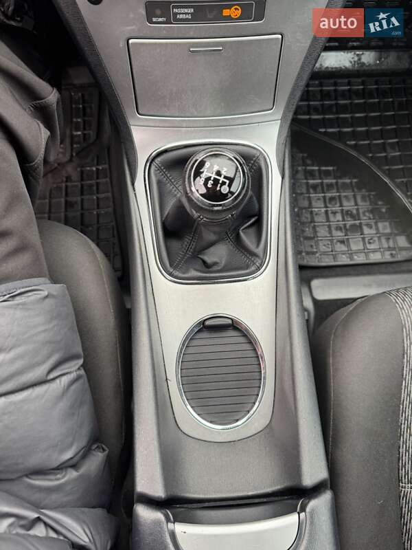 Универсал Toyota Avensis 2013 в Черновцах фото 15 Универсал Toyota Avensis 2013 в Черновцах