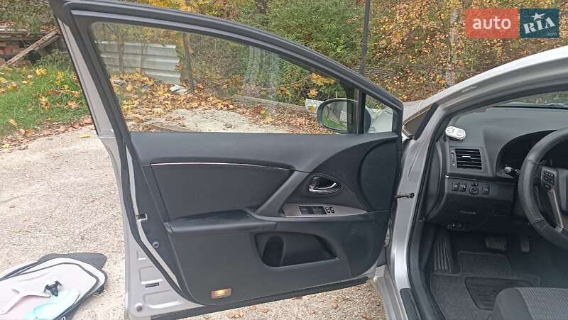 Універсал Toyota Avensis 2010 в Сторожинці фото 14 Універсал Toyota Avensis 2010 в Сторожинці