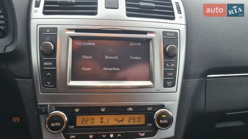 Седан Toyota Avensis 2012 в Львове