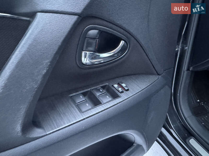 Универсал Toyota Avensis 2010 в Луцке фото 11 Универсал Toyota Avensis 2010 в Луцке
