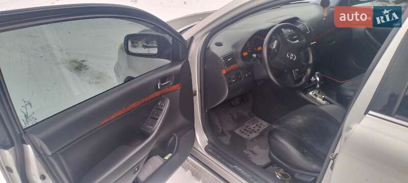 Седан Toyota Avensis 2006 в Києві