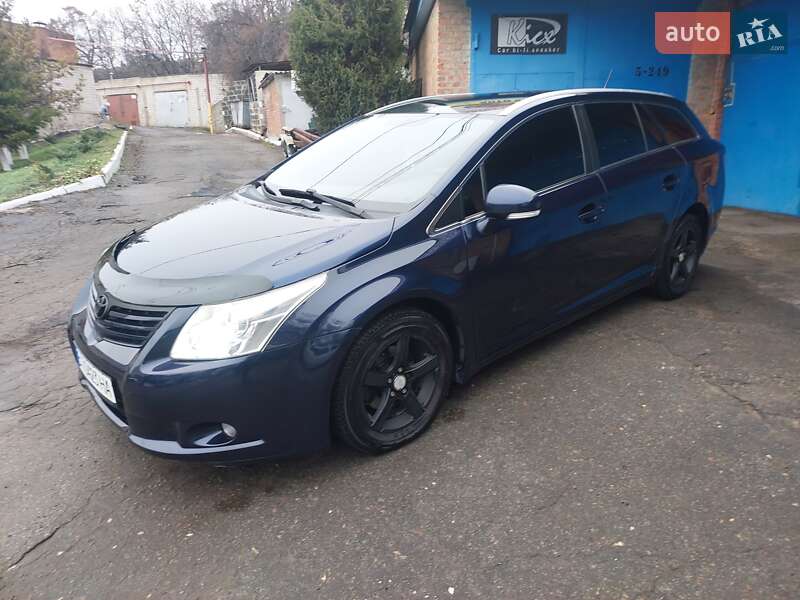 Універсал Toyota Avensis 2010 в Харкові