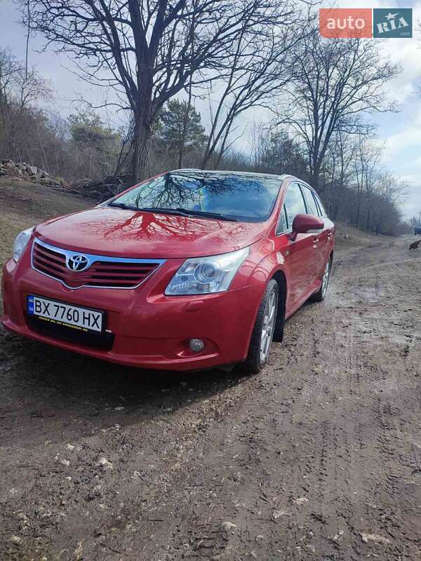 Универсал Toyota Avensis 2009 в Волочиске
