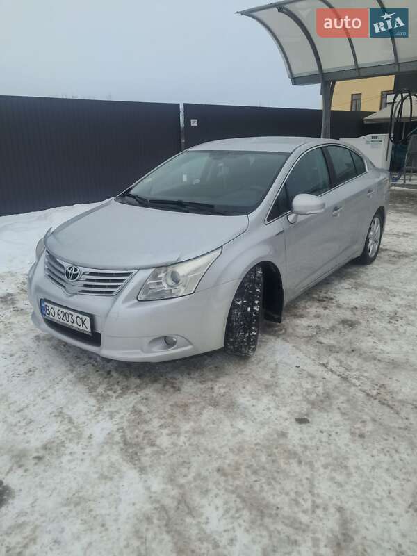 Седан Toyota Avensis 2009 в Тернополе