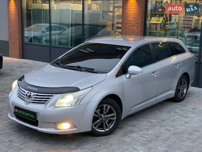 Універсал Toyota Avensis 2011 в Києві