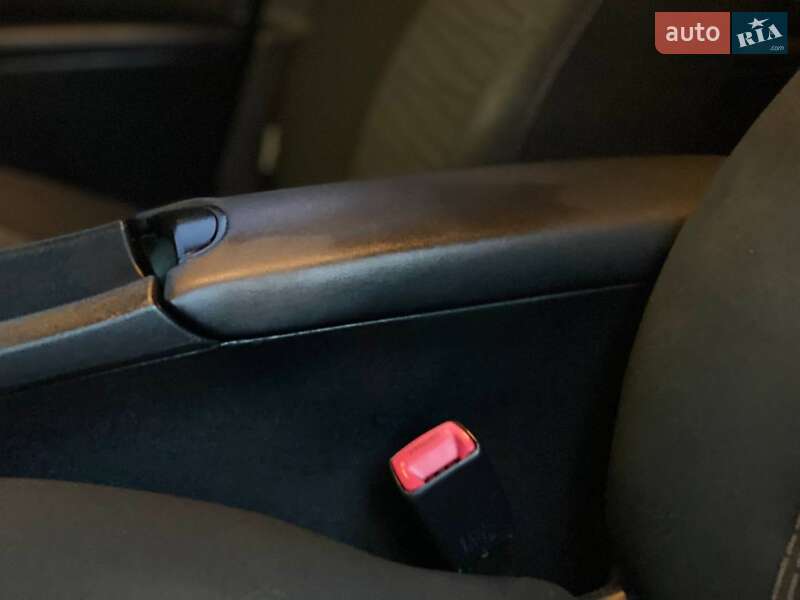 Універсал Toyota Avensis 2011 в Києві