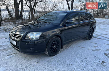 Универсал Toyota Avensis 2006 в Горишних Плавнях