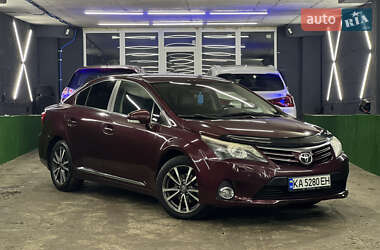 Седан Toyota Avensis 2012 в Киеве