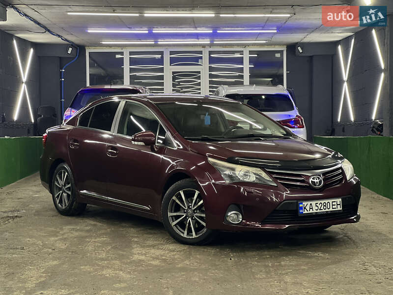 Toyota Avensis 2012
