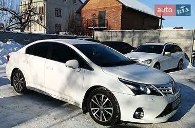Седан Toyota Avensis 2012 в Чернигове