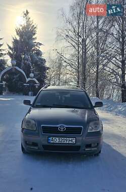 Універсал Toyota Avensis 2004 в Тячеві