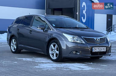Универсал Toyota Avensis 2010 в Ровно