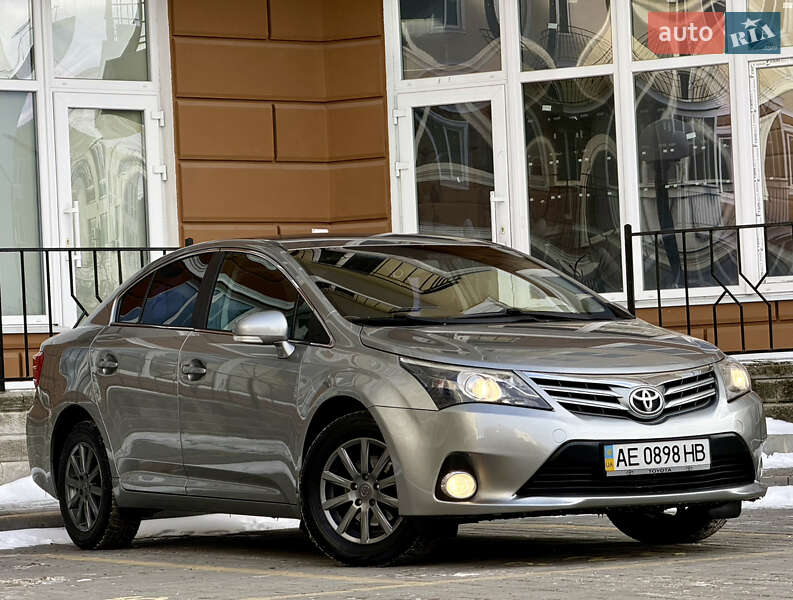 Toyota Avensis 2012