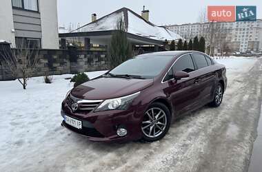 Седан Toyota Avensis 2012 в Киеве