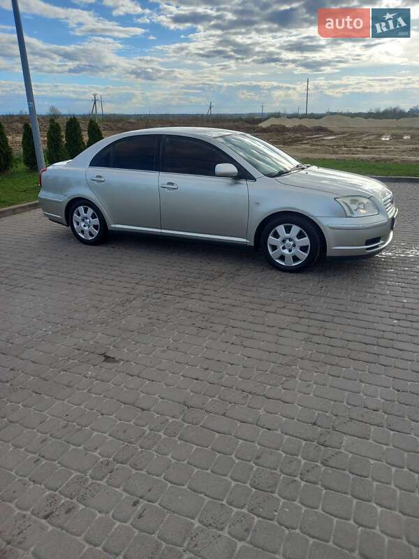 Toyota Avensis 2003