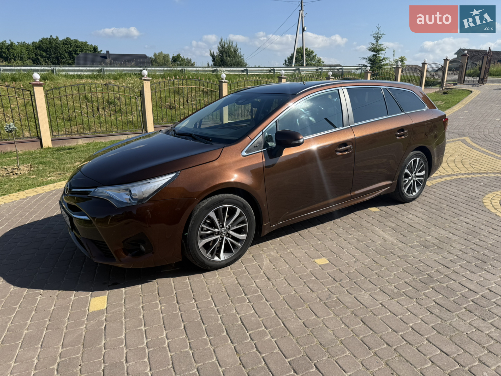 Toyota Avensis III Restyling