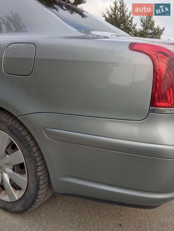 Седан Toyota Avensis 2008 в Львове