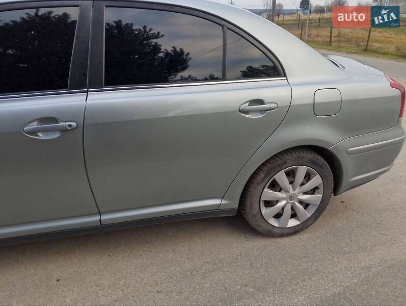 Седан Toyota Avensis 2008 в Львове