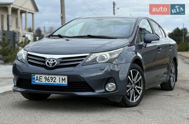 Седан Toyota Avensis 2012 в Днепре