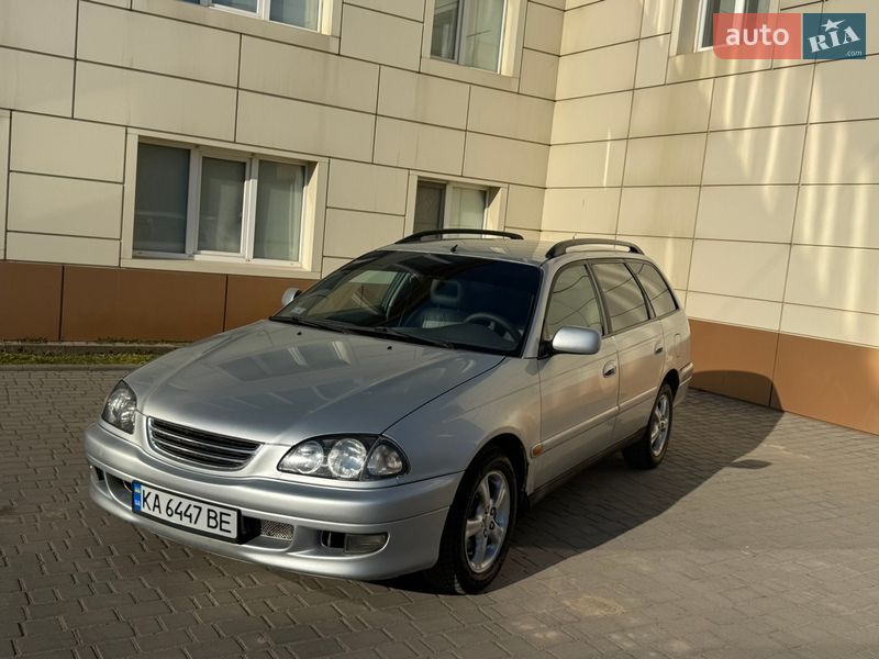 Toyota Avensis 2000