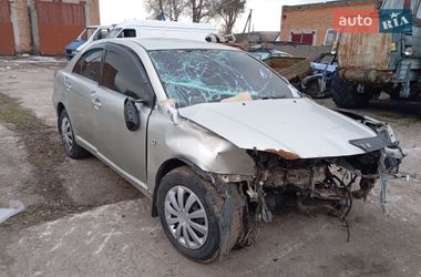 Ліфтбек Toyota Avensis 2004 в Яготині