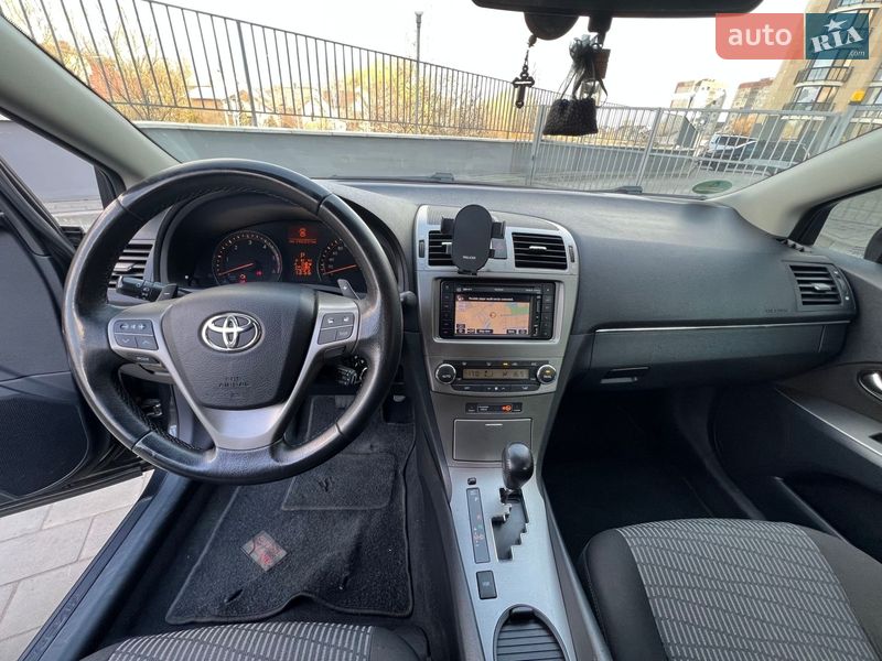 Универсал Toyota Avensis 2011 в Луцке
