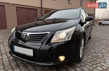 Універсал Toyota Avensis 2010 в Івано-Франківську