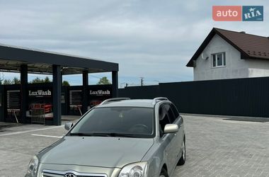 Универсал Toyota Avensis 2003 в Меденичах