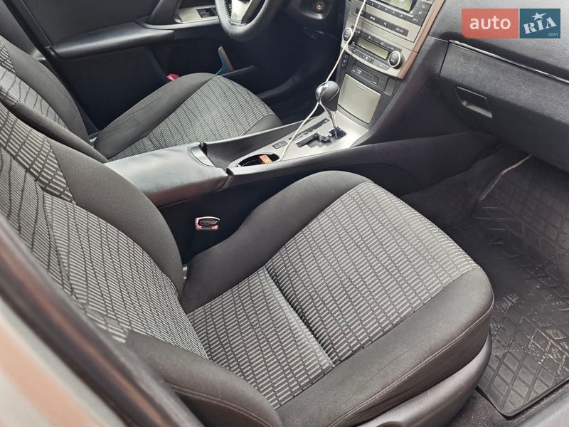 Универсал Toyota Avensis 2011 в Киеве