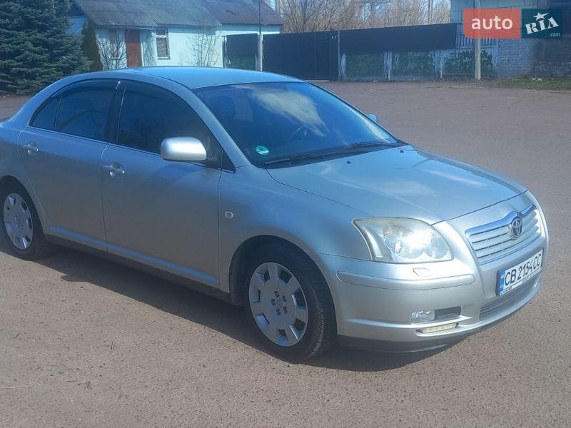 Седан Toyota Avensis 2003 в Чернигове