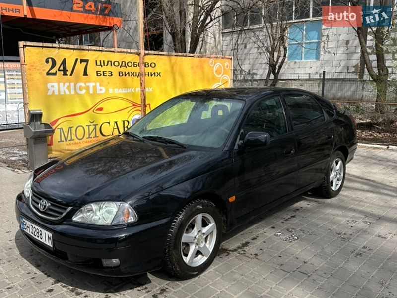 Лифтбек Toyota Avensis 2002 в Одессе