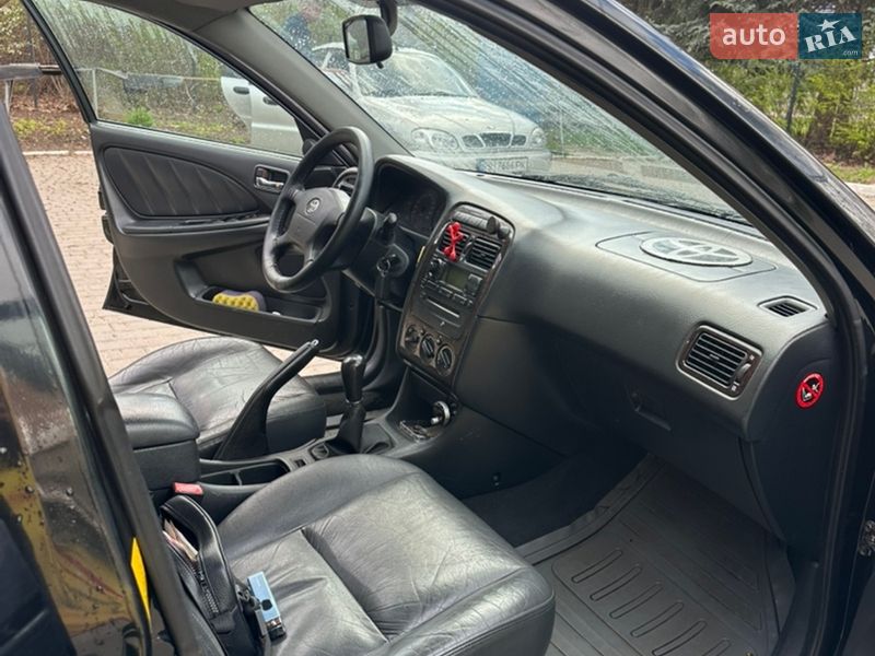 Лифтбек Toyota Avensis 2002 в Одессе