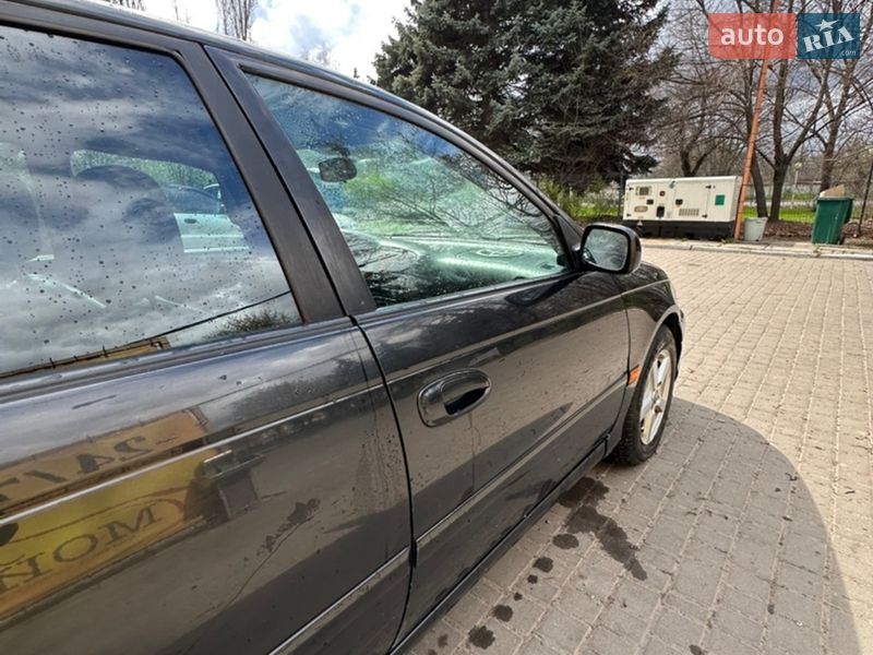 Лифтбек Toyota Avensis 2002 в Одессе