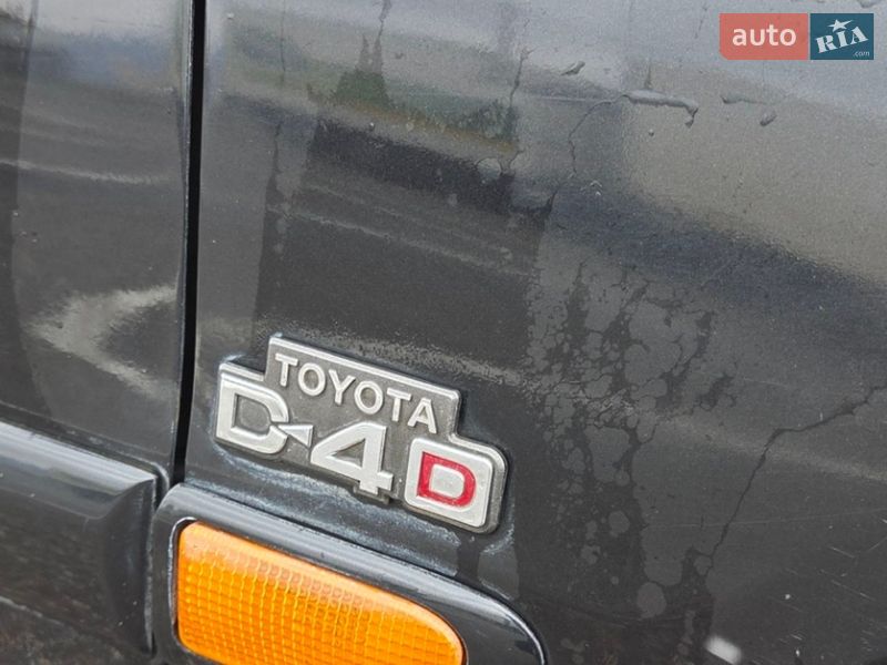 Универсал Toyota Avensis 2002 в Черновцах