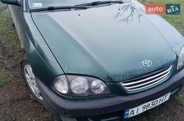 Универсал Toyota Avensis 1999 в Первомайске