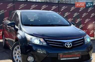 Седан Toyota Avensis 2012 в Сумах