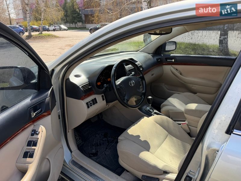 Седан Toyota Avensis 2006 в Белой Церкви