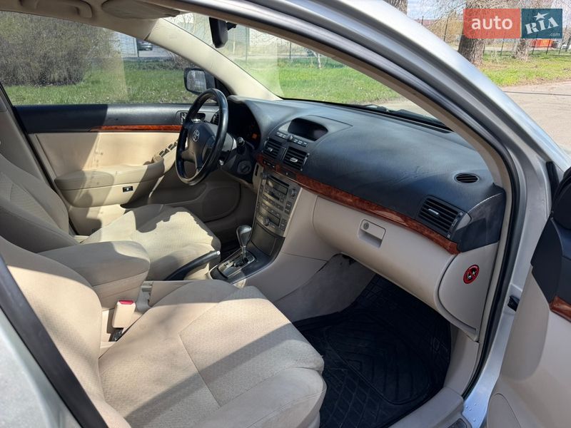 Седан Toyota Avensis 2006 в Белой Церкви