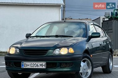 Седан Toyota Avensis 1998 в Одесі