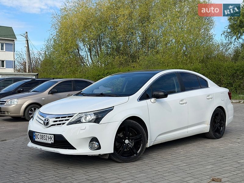 Toyota Avensis 2012