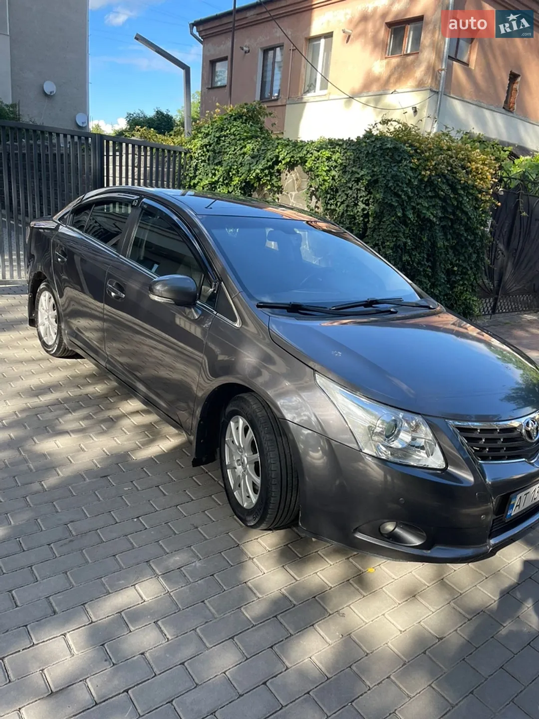 2010 Toyota Avensis - мініатюра 3