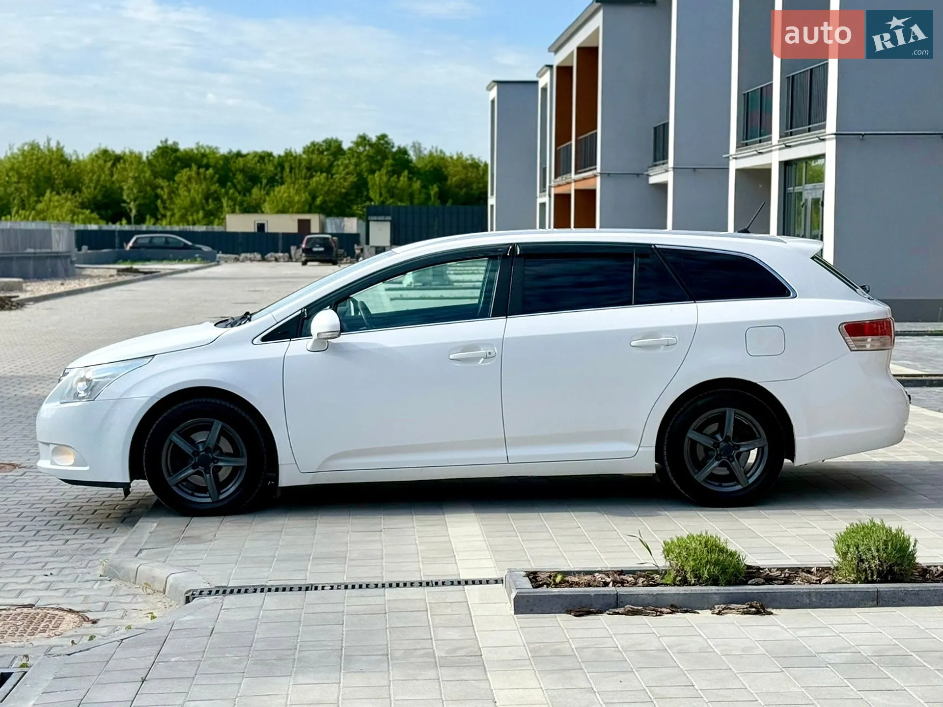 2011 Toyota Avensis - мініатюра 12