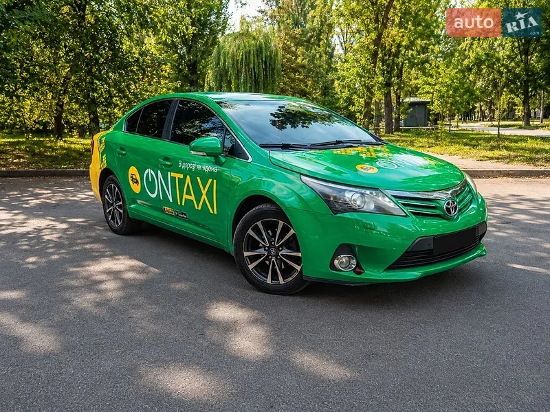Toyota Avensis 2012